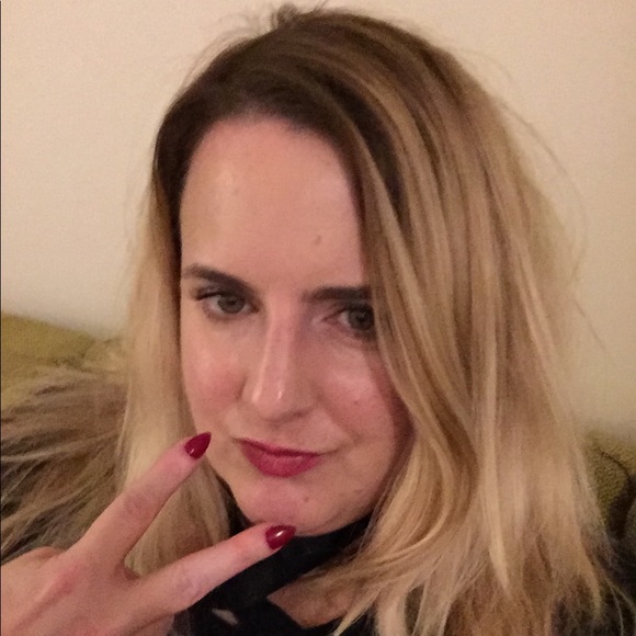 Meet the Posh-est, Molly. - Picture 2 of 2